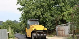 Baliçi kəndində yol bərpa işləri aparılır