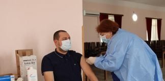 მარათონის ფარგლებში, ბუბა გობეჯიშვილი კორონავირუსის საწინააღმდეგო ვაქცინით აიცრა