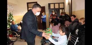 ბოლნისის მუნიციპალიტეტის მერმა „განთიადის“ ბენეფიციარებს დამდეგი შობა-ახალი წელი მიულოცა