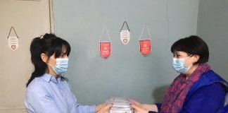 საჯარო მოსამსახურეთა პროფკავშირში გაწევრიანებულ ქალბატონებს სარვამარტო საჩუქრები გადაეცათ