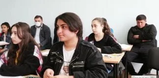 გოგი მეშველიანი სოფელ დარბაზში ქართული ენის სწავლების პროცესს დაესწრო