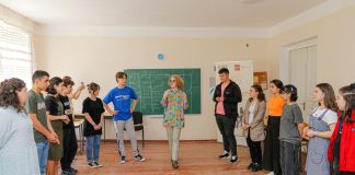 არემჯის მხარდაჭერით, დაბა კაზრეთის საჯარო სკოლებში პროექტი „დებატები უკეთესი განათლებისთვის“ მიმდინარეობს