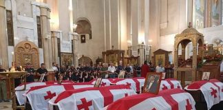 სამების საკათედრო ტაძარში გუდაურში ვერტმფრენის ჩამოვარდნის შედეგად დაღუპულთა სამოქალაქო პანაშვიდი ჩატარდა