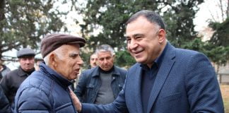 Qoqi Meşveliani Talaveri kəndinin sakinləri ilə görüşüb və gənclərin icma mərkəzinə baş çəkib