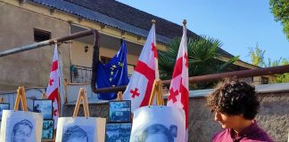 შავ-თეთრი ფერებით გადმოცემული ემოცია