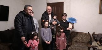 დედის დღე მრავალშვილიან დედებს მიულოცეს