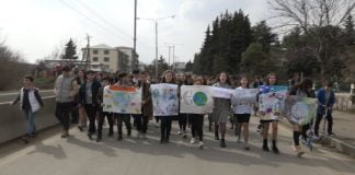 „შეაჩერე დაბინძურება, გადაარჩინე გარემო“ მოსწავლეების აქცია-მსვლელობა