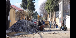 გრიგოლ რობაქიძის ქუჩაზე საგზაო ინფრასტრუქტურული სამუშაოები აქტიურად მიმდინარეობს