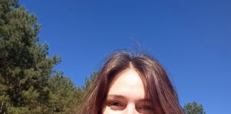 “ფერებით გადმოცემული სული: ნინო ქებაძის შემოქმედებითი სამყარო”