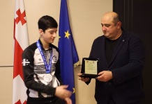 Bələdiyyənin meri uğurlu idmançılarla görüşdü